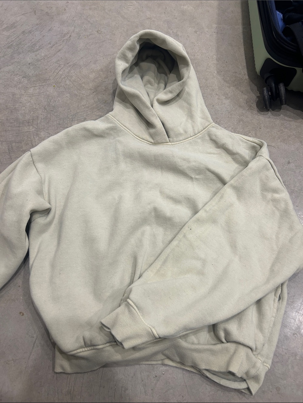 Hooded Pullover Sweatshirt in Light yellow
